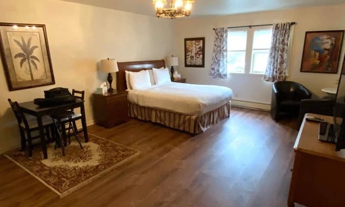 Merced Manor Apartment | Spacious Private Suite * Free Parking * Parks/Boating/Golf