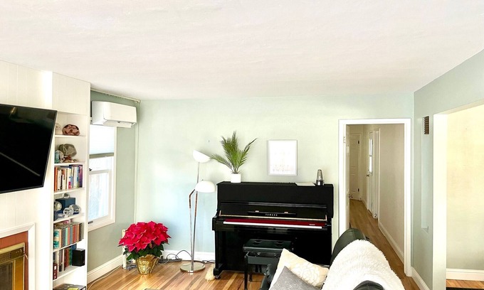 Campbell House | Spacious, quiet, lovely home. Heart of the Bay