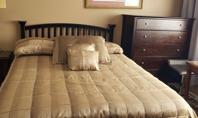 Richmond House | SPACIOUS. QUIET ROOM W PRIVATE BATHROOM IN GREAT HOUSE