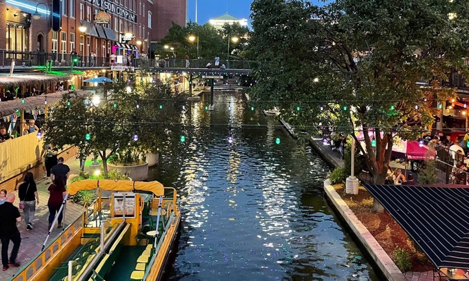 Central Oklahoma City House | Spacious Retreat 8 Bedroom River