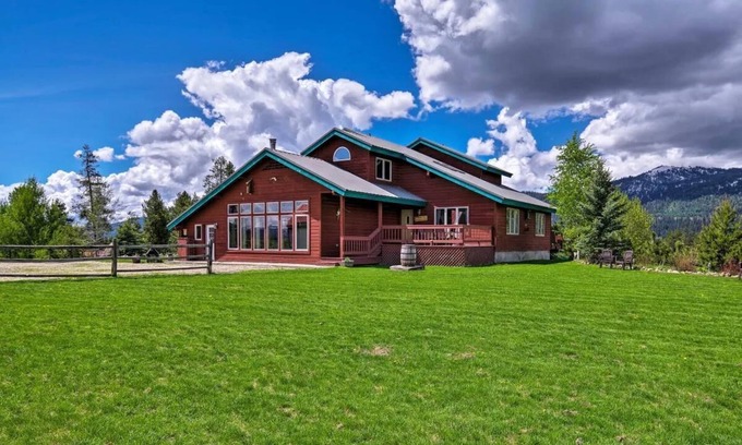 Tamarack Resort Apartment | Spacious Riverfront Retreat with Bar/Game Room and Large Bunk Room | Sleeps 22+