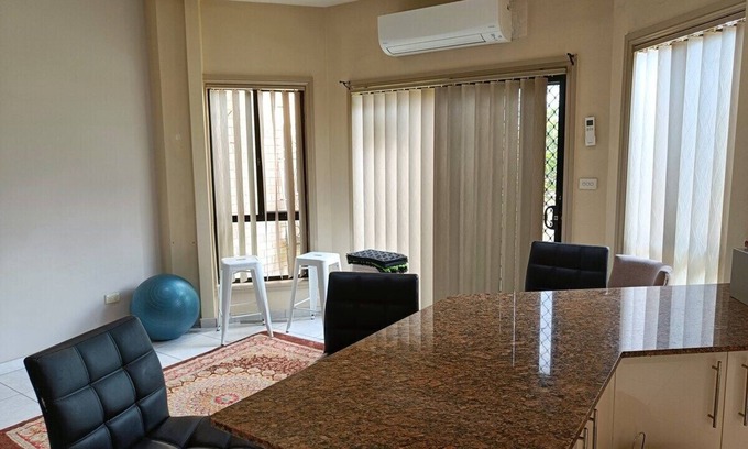 Guildford House | Spacious Room in spacious house | Air conditioning (Shared accomodation)