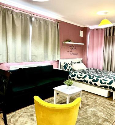 Battersea House | Spacious room near the center