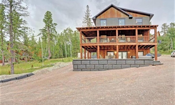 Lead House | Spacious Room & Views, 18 guests-Dream Catcher