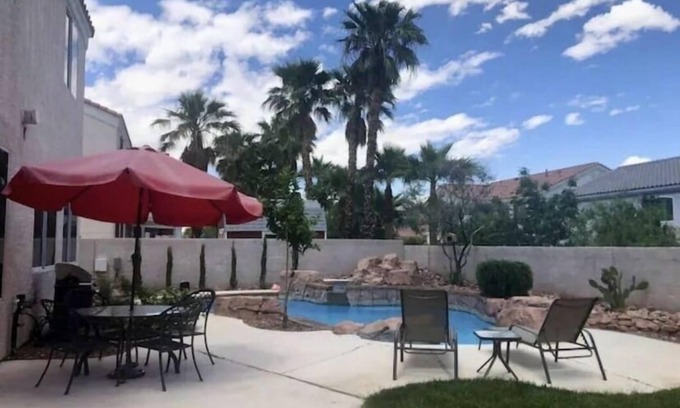 Spring Valley House | Spacious room with private pool/bathroom