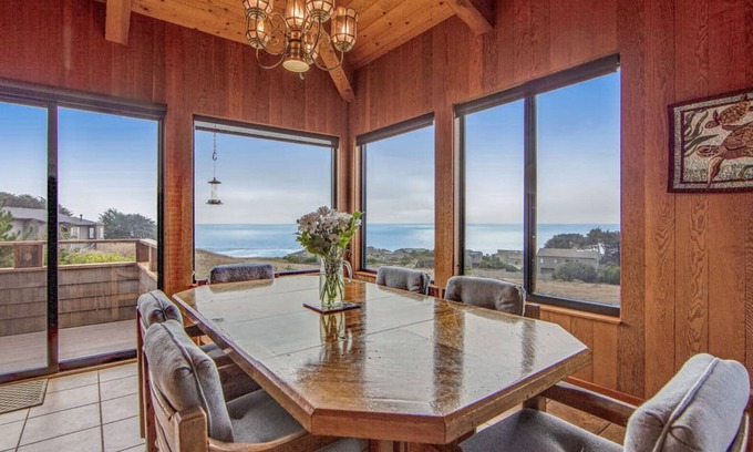 Sea Ranch House | Spacious Sea Ranch Home With Great Ocean Views