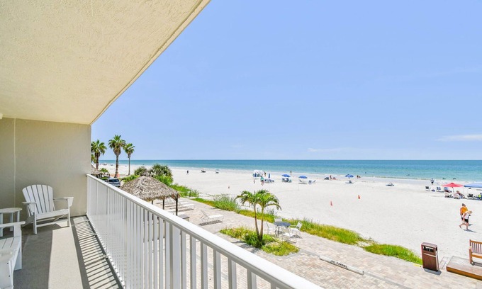 Indian Shores Condo | Spacious Seagate Oceanfront 3/2 Condo!