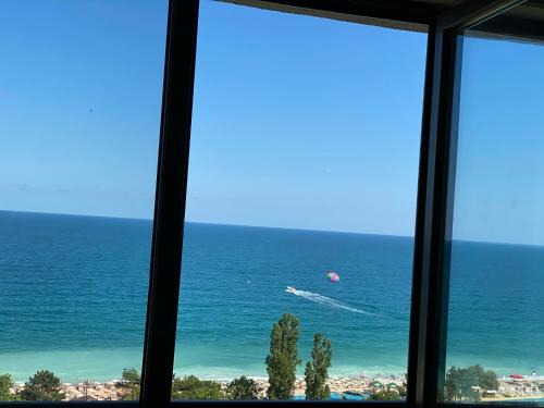 Golden Sands Apartment | Spacious seaview apartments, 100m to the beach