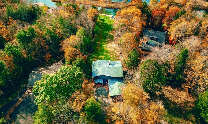 Indian Lake House | Spacious & Secluded Lakefront Oasis ~ Private Dock