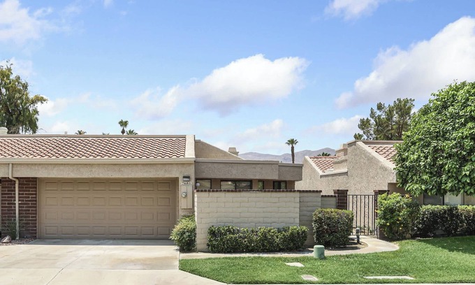 Palm Springs Condo | Spacious Single-Story Condo with Golf Course Views