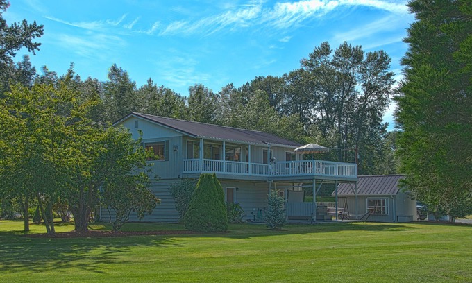 Mount Vernon House | Spacious Skagit Valley Guest House With Stunning Views Of Mount Baker.