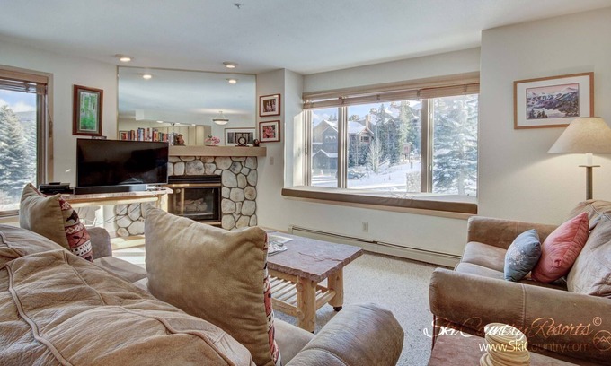 Four O'Clock Condo | Spacious Ski In/Out Condo, Private Balcony. TYR234