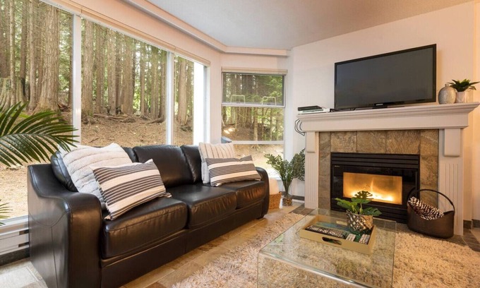 Blackcomb Condo | Spacious Ski In Ski Out @ Woodrun Lodge