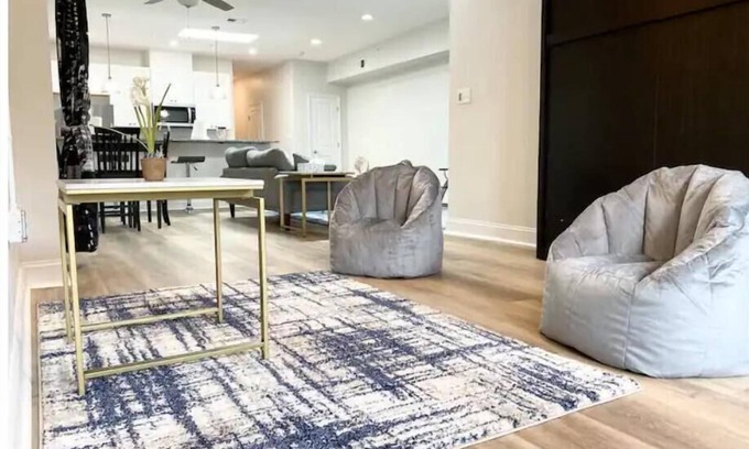 Inner Harbor Apartment | Spacious-Skylight Loft Inner Harbor Downtown