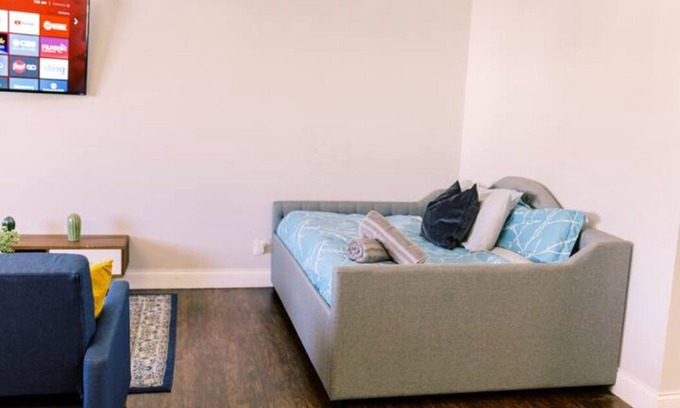 Coral Ridge Apartment | Spacious & Sleek Studio Near the beach + Parking