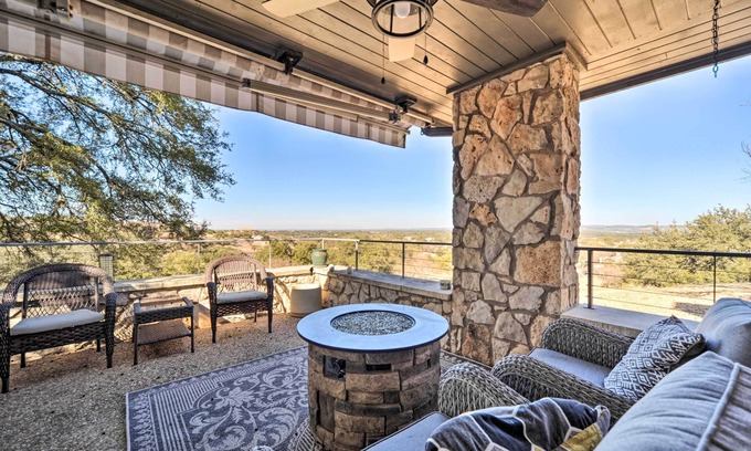 Barton Creek Lakeside Cottage | Spacious Spicewood Cottage, Close to Golfing!