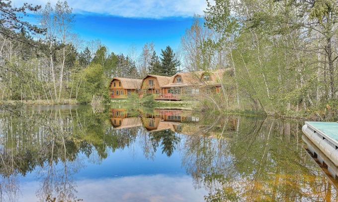 Hope Cabin | Spacious Sterling Cabin: Game Room, Private Pond!