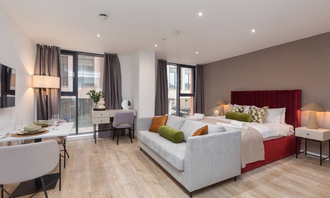 Manchester City Centre Apartment | Spacious Studio Near City Centre
