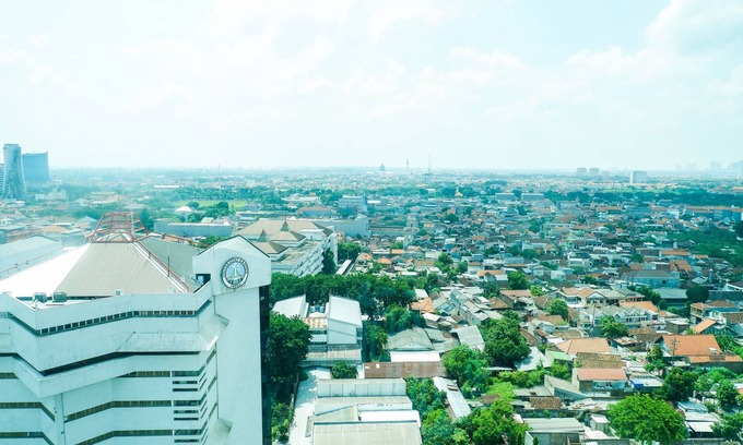 Siwalankerto Apartment | Spacious Studio Room at The Square Apartment