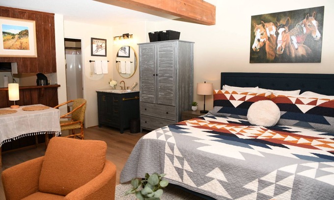 Taos Ski Valley Condo | Spacious Studio Condo in the Heart of the Resort