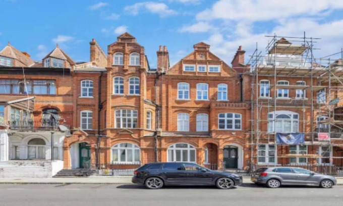 West Kensington Apartment | Spacious & Stylish 3-Bedroom Apartment in Prime West Kensington Location