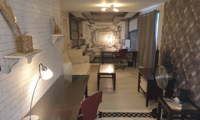 Aylesbury Apartment | Spacious, Stylish Two-Bedroom Maisonette, Modern Amenities, Elegant Interiors