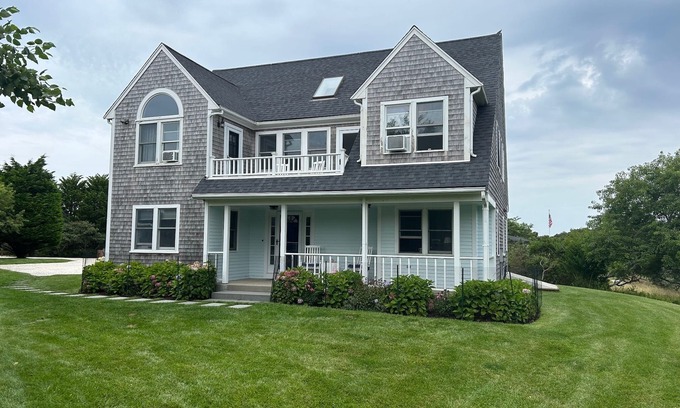 Surfside House | Spacious Surfside home just a short walk to Nobadeer Beach!