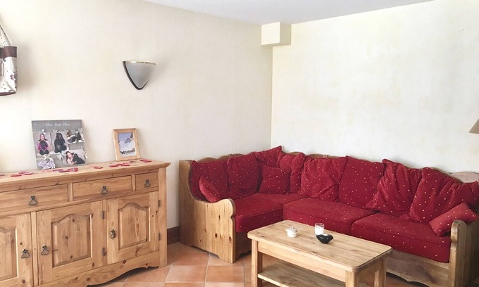 Correncon-en-Vercors Apartment | Spacious T3 Apartment with South-Facing Terrace, Garden, and Private Parking in Corrençon-en-Vercors