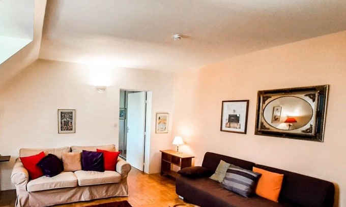 Amboise Apartment | Spacious T2 apt in city center.