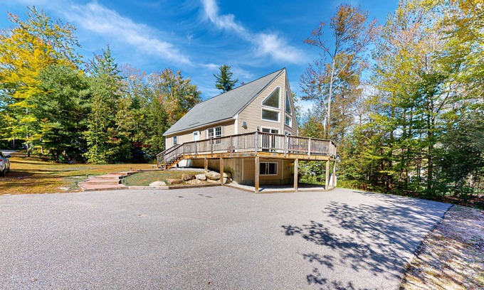 North Conway House | Spacious, three-story home w/game room, gas fireplace, free WiFi, & more!