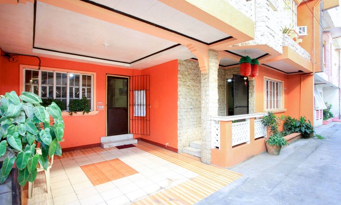 Tagaytay House | Spacious Townhouse for Family Near Picnic Grove