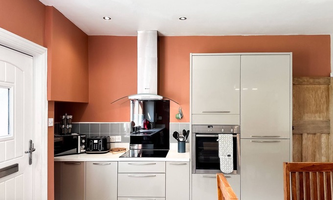 Leeds House | Spacious Townhouse ✹OFFERS ON LONG BOOKINGS ✹Business or Contractors✹