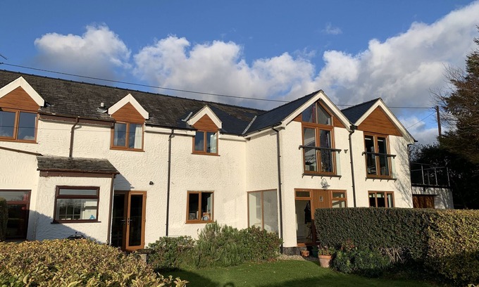 Llanddona House | Spacious Ty Adeiladwr Cwch, with stunning mountain views near Red Wharf Bay