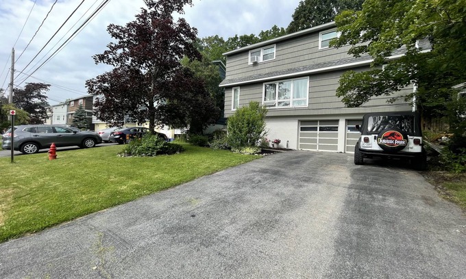Eastside Apartment | Spacious university area home with a park side view, one mile away from SU.