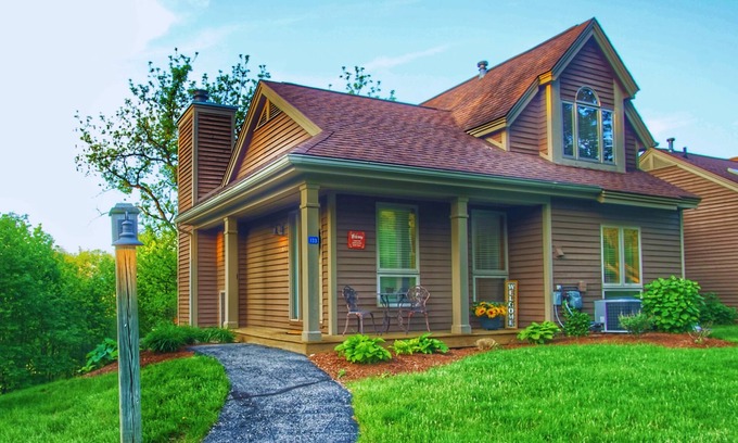 The Galena Territory Villa | Spacious Updated Villa w/2 King Beds, Fireplace, Near Spa, Golf, Trails