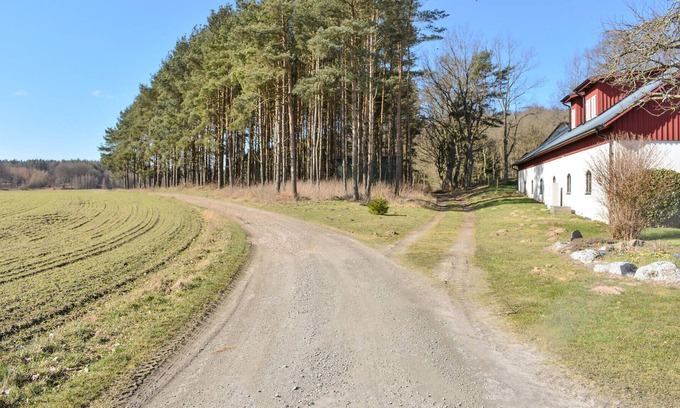Blentarp Apartment | Spacious vacation apartment on former farm
