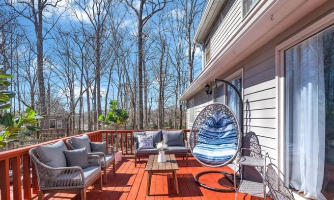 Candler House | Spacious & Vast Cozy Home 10m Down to Asheville!