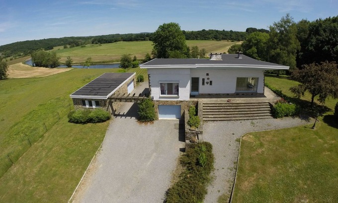 Noiseux Villa | Spacious Villa with bubble bath and Sauna in Ardennes