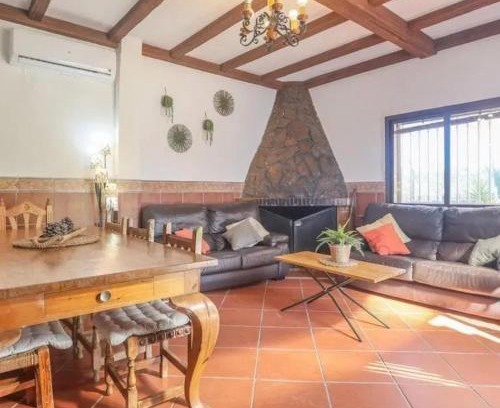 Guillena Villa | Spacious Villa in Guillena with Garden and Private Pool
