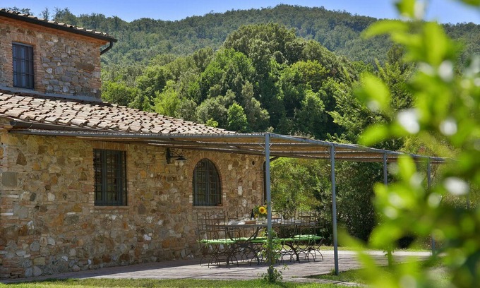 Bibbona Villa | Spacious villa with heated pool, A/C, Wi-Fi, BBQ, al fresco dining, sleep 20