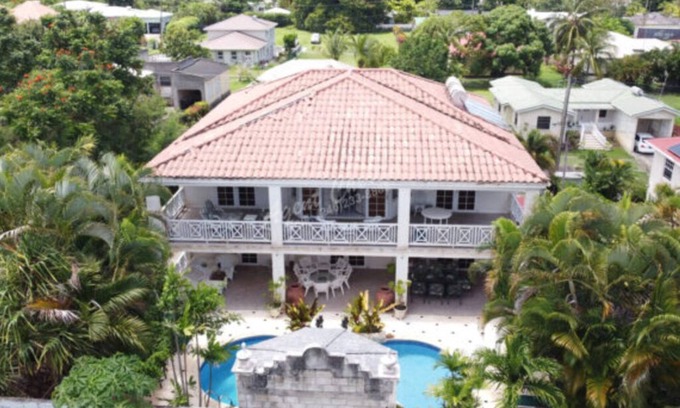 Mullins Villa | Spacious Villa with 4 master bed & bath, Pool, Spa short walk to beach.