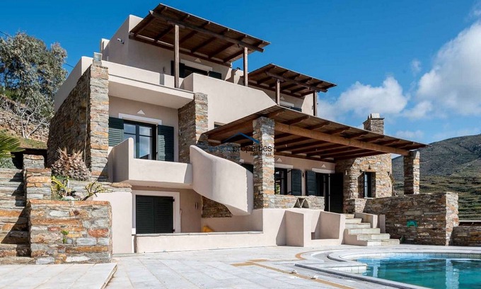 Koundouros Villa | Spacious villa with a pool only 3 minutes by foot from the beach of Koundouros