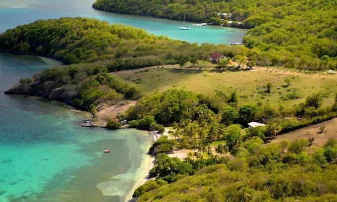 Le Robert Villa | Spacious villa with breathtaking views of the sea and the islets