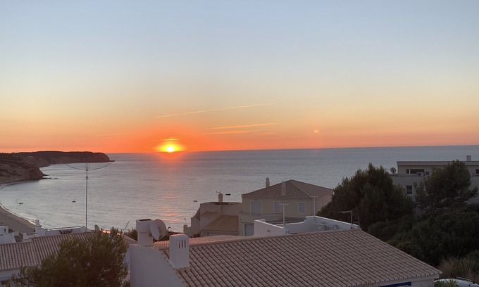 Salema Villa | Spacious Villa With Private Pool & Sea Views Salema