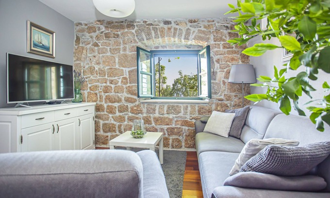 Dalmatian Mainland Villa | Spacious Villa With Great View