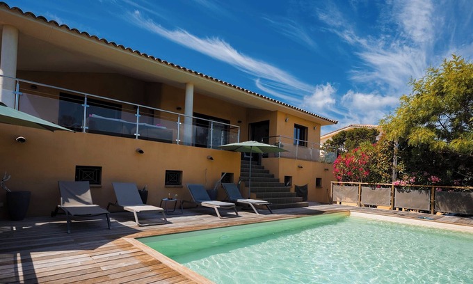 Cirendinu Villa | SPACIOUS VILLA WITH PRIVATE SWIMMING POOL/BEACH 500 M (near Porto Vecchio)