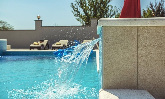 Valdebek House | Spacious villa with private pool, jacuzzi, billiards