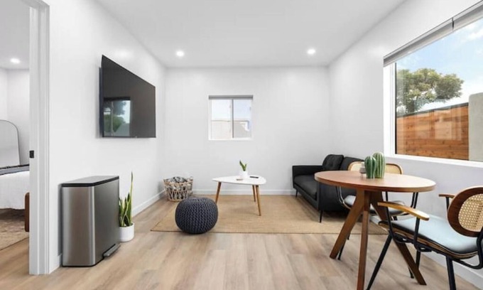 Los Angeles House | Spacious w/1BR 1bath - near DTLA East Los Angeles