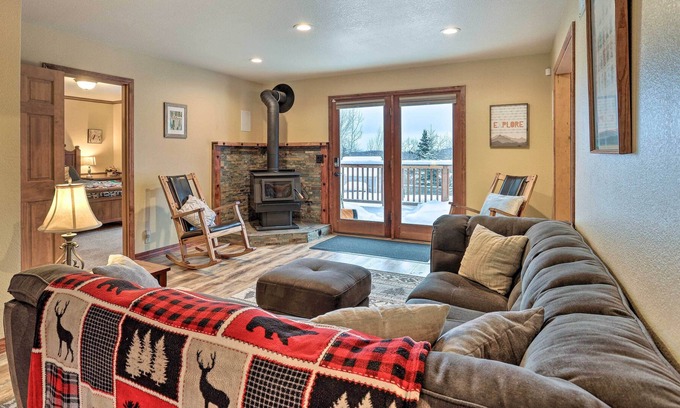 Wasilla House | Spacious Wasilla Home - 3 Mi to Downtown!