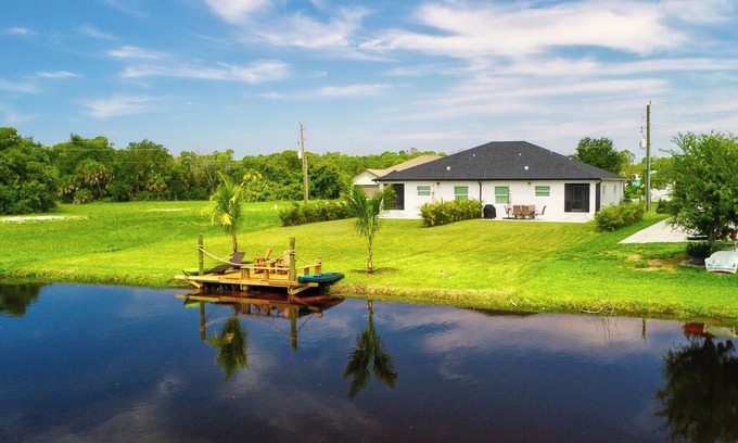 Rotonda Heights House | Spacious waterfront 6 Bd house in lovely Rotonda West near oceans , Park Pool